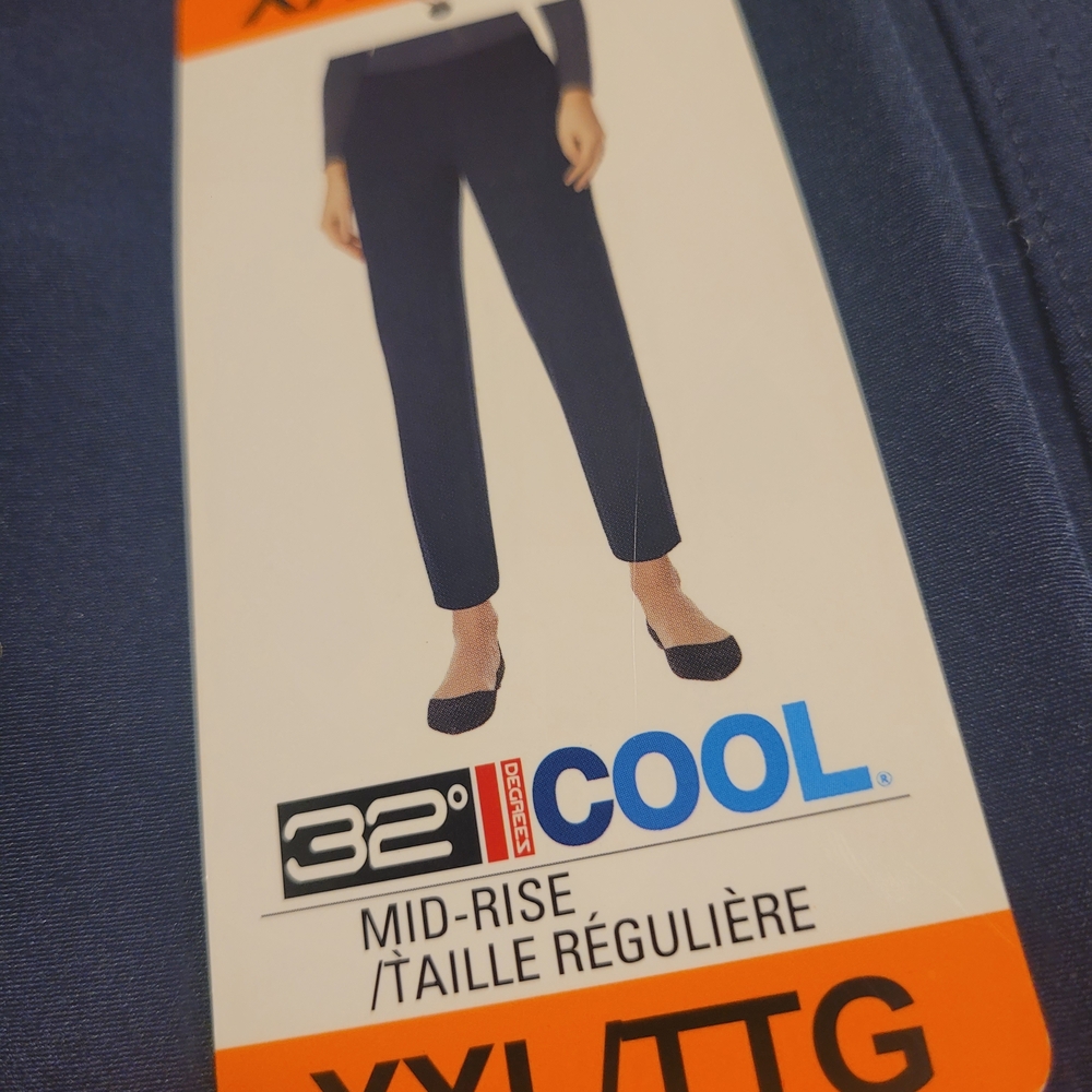 32 Degrees Cool Mid-Rise Pants in Navy